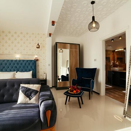 Hotel Platinum ウルツィニ エクステリア 写真