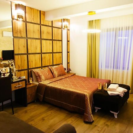 Hotel Platinum ウルツィニ エクステリア 写真