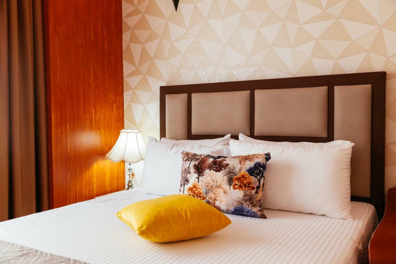 Hotel Platinum ウルツィニ エクステリア 写真