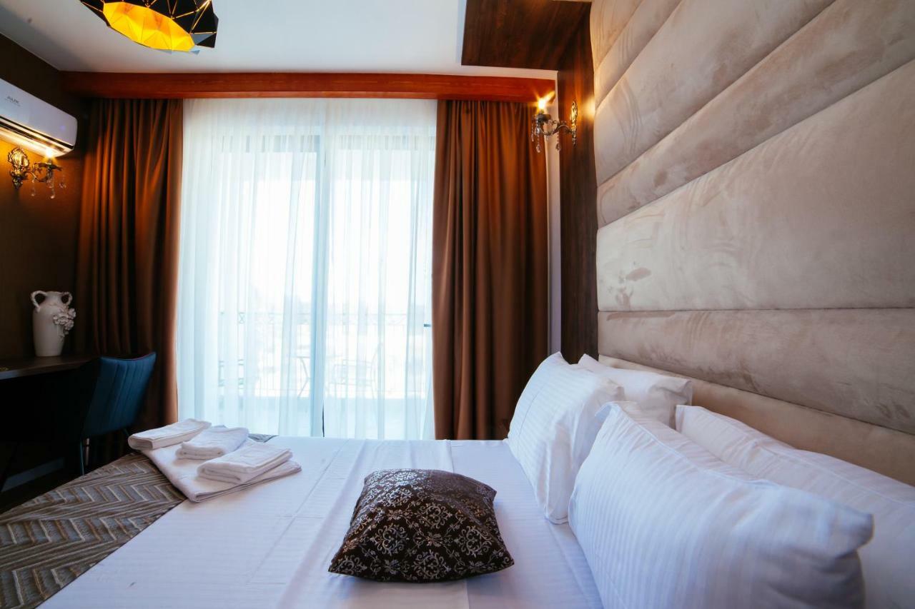 Hotel Platinum ウルツィニ エクステリア 写真