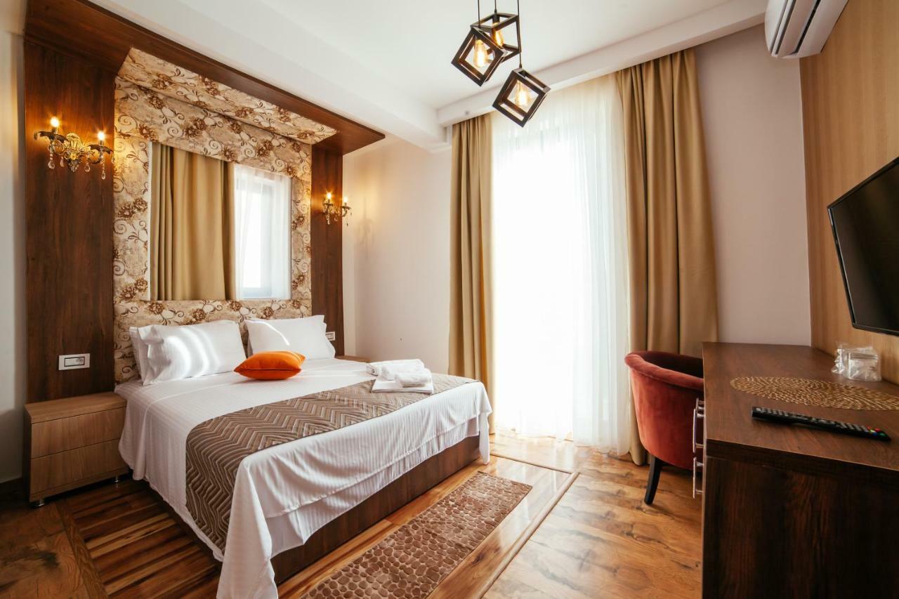 Hotel Platinum ウルツィニ エクステリア 写真