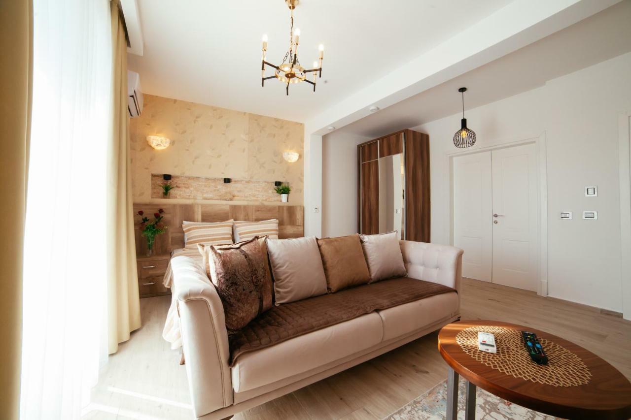 Hotel Platinum ウルツィニ エクステリア 写真