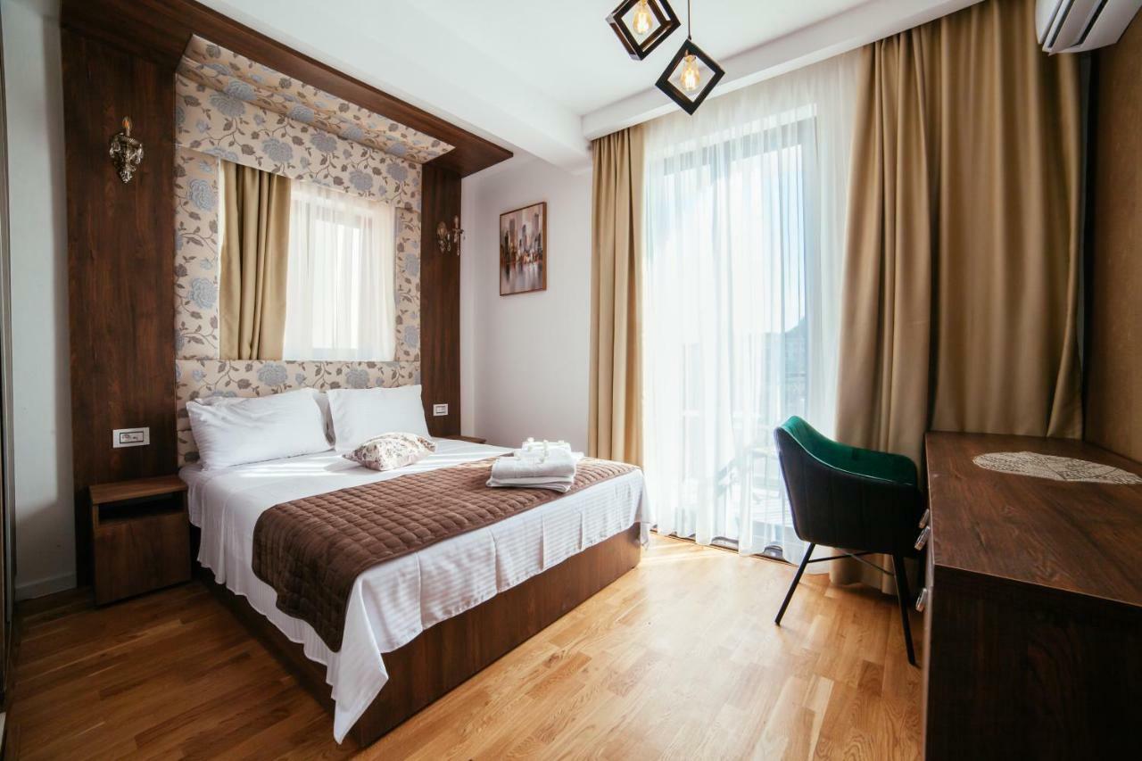 Hotel Platinum ウルツィニ エクステリア 写真