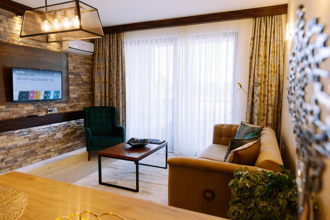 Hotel Platinum ウルツィニ エクステリア 写真