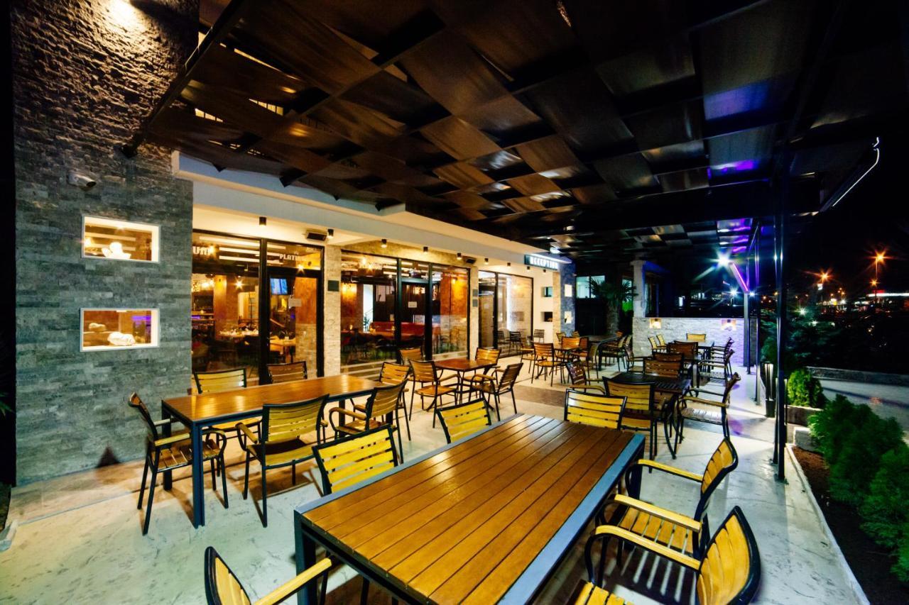 Hotel Platinum ウルツィニ エクステリア 写真
